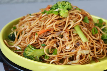 HAKKA NOODLES