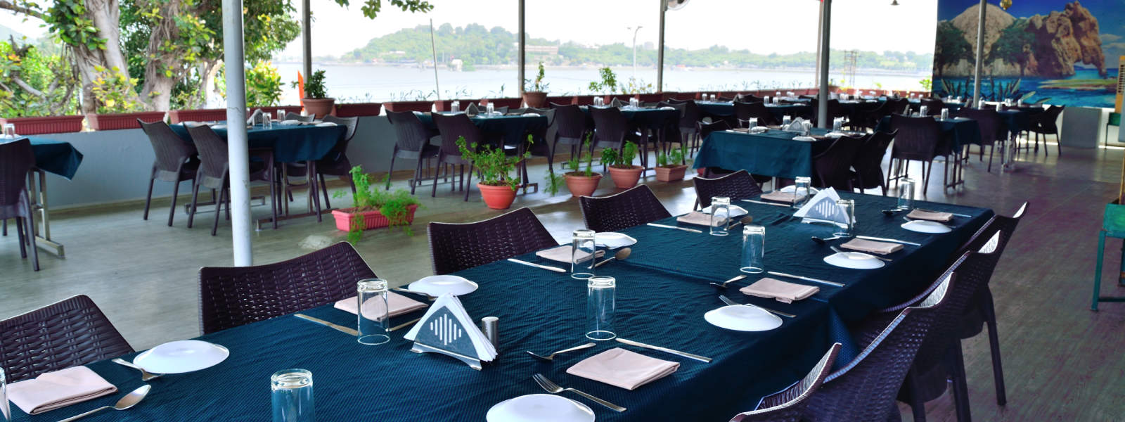 Lake Attached Multi Cuisine Restaurant Udaipur